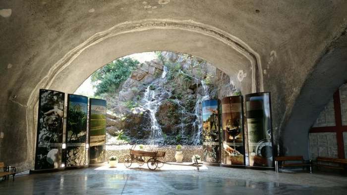 Ulaz-Vinski-podrum-Šipčanik-crnogorska-vinarija-13.-Jul-Plantaže-Podgorica