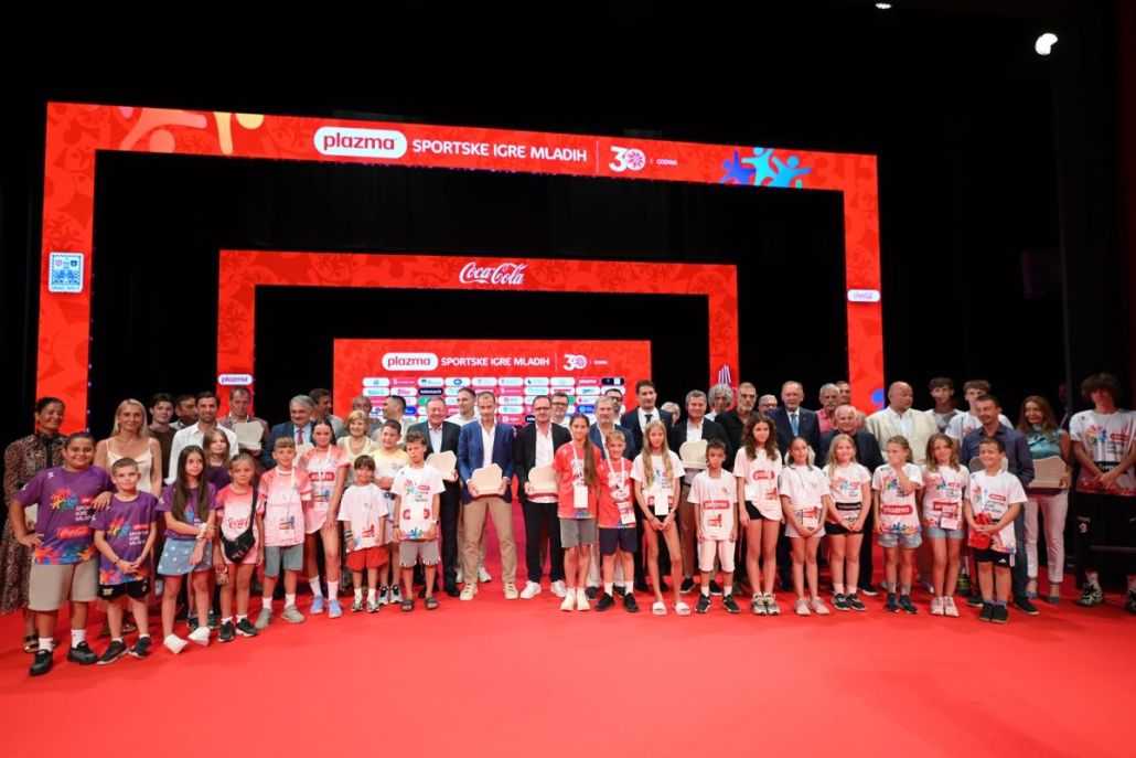 Honorary Consul Attends the Final of the Youth Games